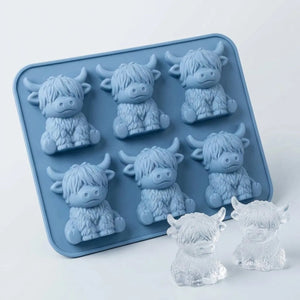 Adorable Highland Cow Silicone Ice Cube Tray - Mini Highland Cow Ice Cube Mold, for Whiskey, Cocktails, Drinks, Perfect Gift for Cow Lovers